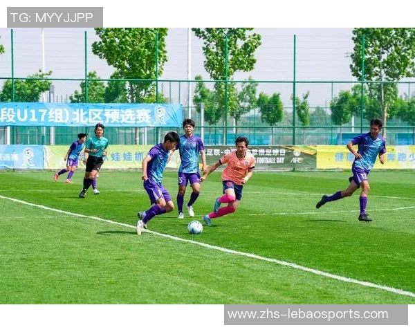 足球视频画板助力青少年足球训练提升技战术水平与团队协作能力